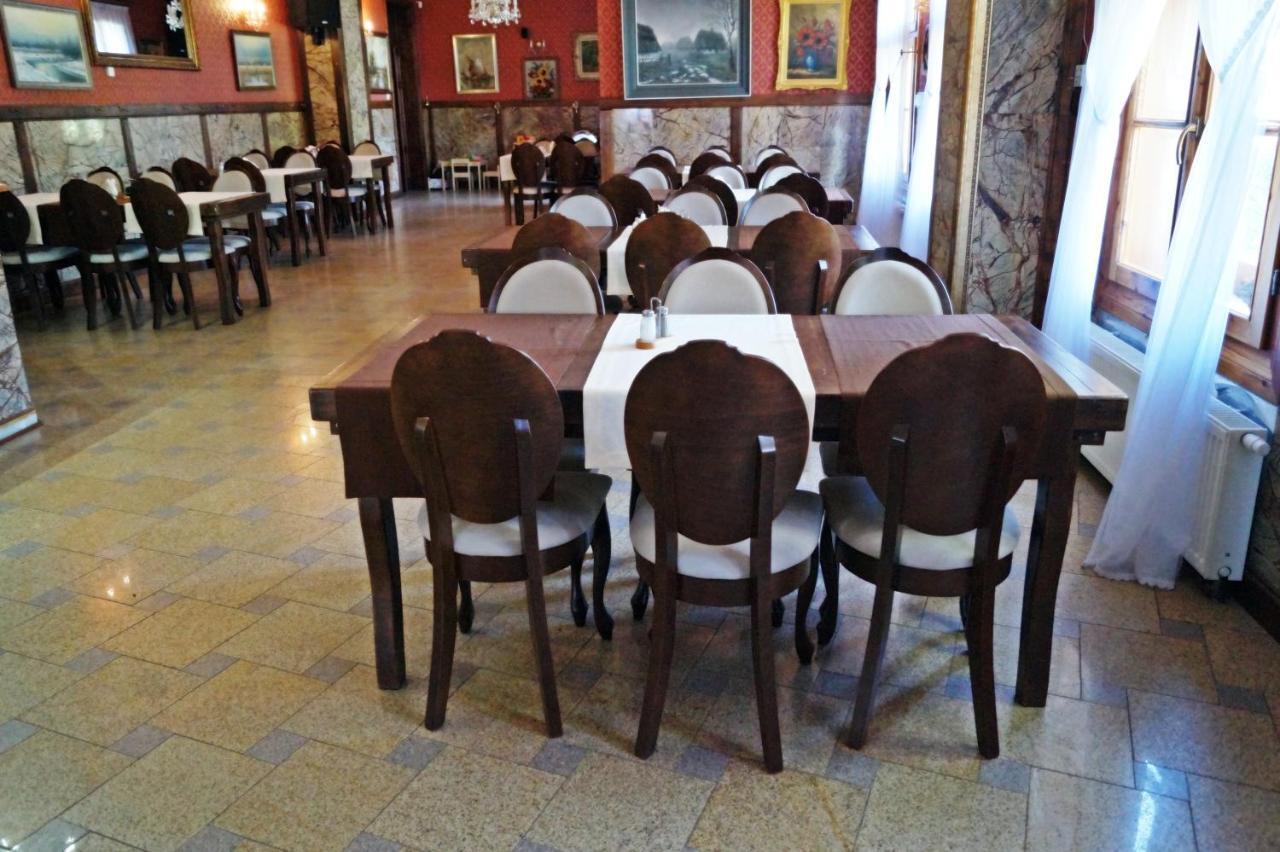 Noclegi Przy Restauracji Klemens Szczebrzeszyn Exterior photo
